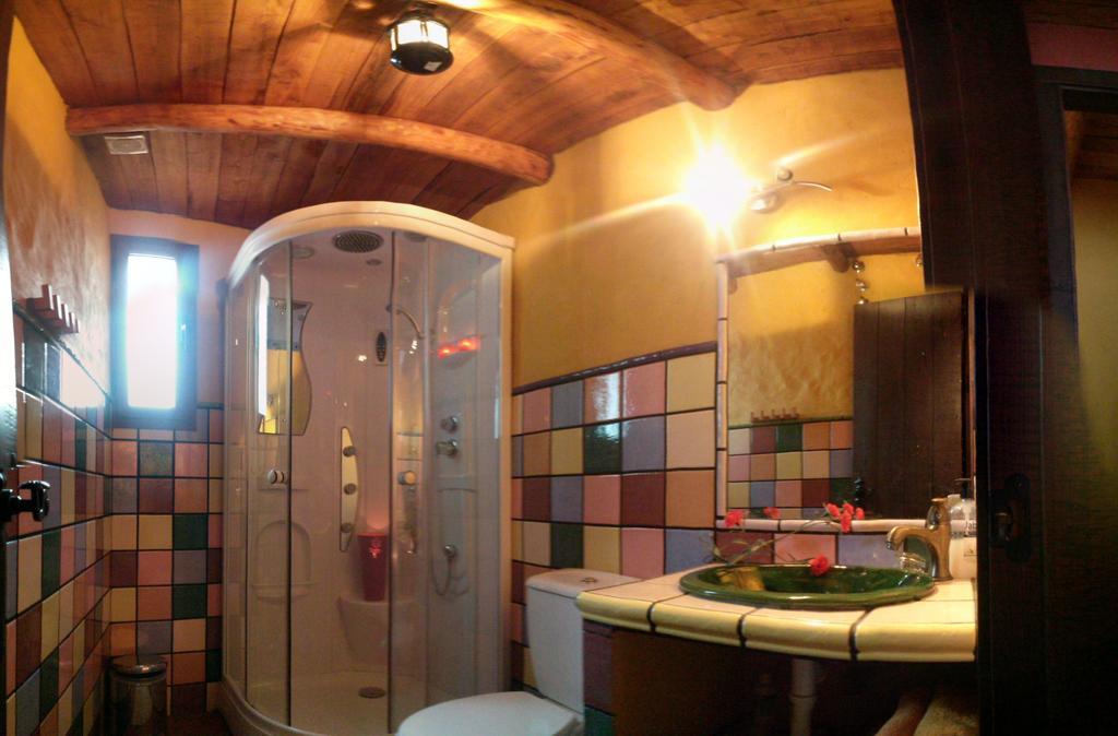 Jade Hotel Ubrique Bilik gambar
